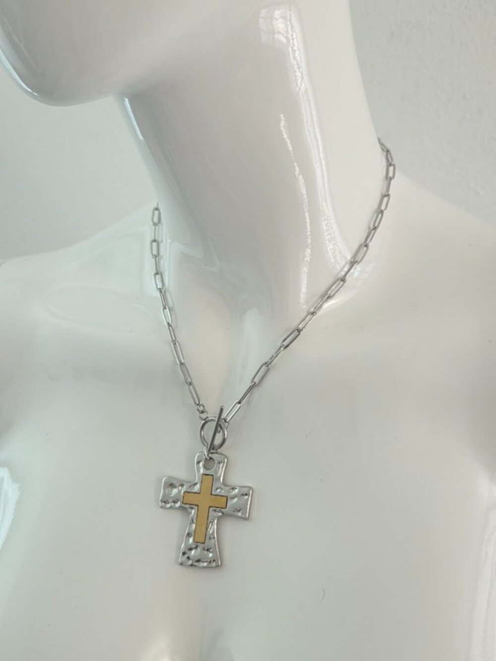 Two Tone Hammered Silver Gold Cross Pendant Paperclip Chain Toggle Necklace - Picture 13 of 15